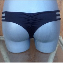 Ekolu (scrunch butt)