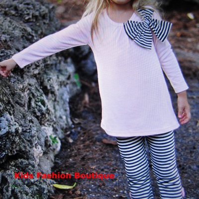 Girls 2-pieces black/pink pant outfit.