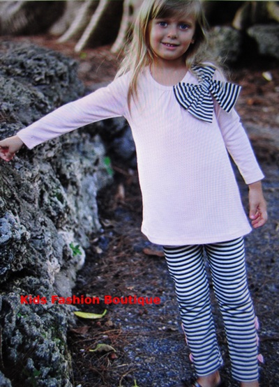 Girls 2-pieces black/pink pant outfit.