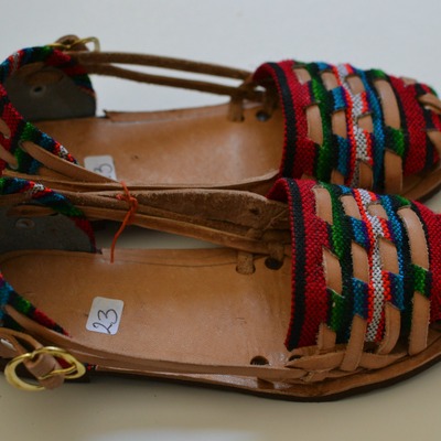 Size 23 us 7 infant/toddler caites 