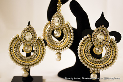Chanak Tikka and Earring Set