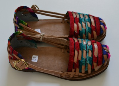 Size 25 US 8.5 Toddler Caites