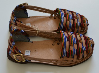 Size 25 US 8.5 Toddler Caites