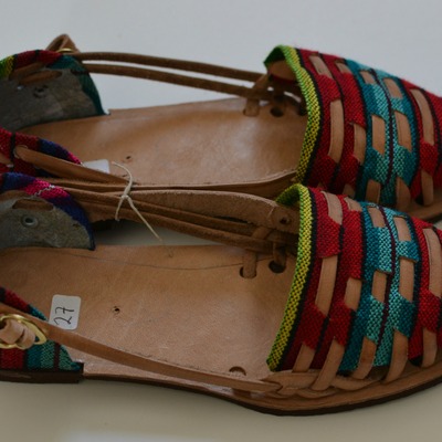 Size 27 us 10 toddler caites