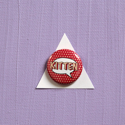 Kitten pin or magnet