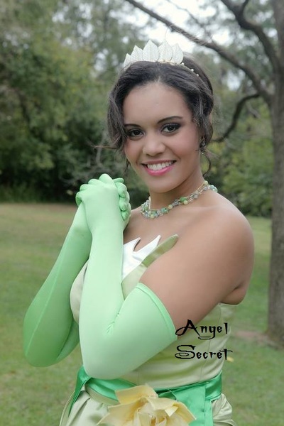 Tiana crown and gloves