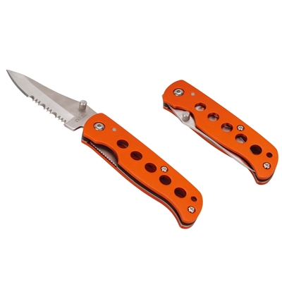 Folding serrated knife