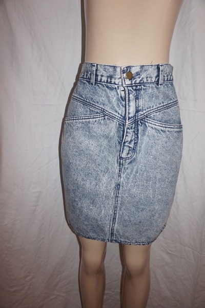 Vintage squeeze stone wash  high waisted jean skirt size m