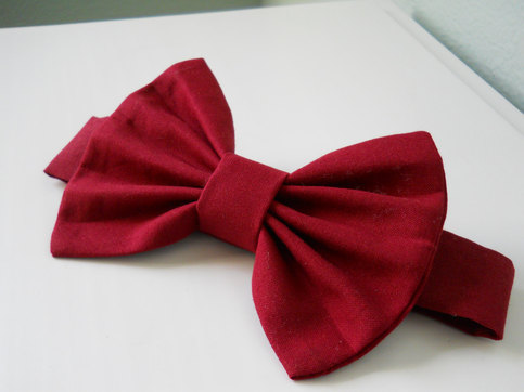 Mens-Teenager-Young Adult-Boys Dark Red/Burgandy Adjustable Bowtie. Great for photos, weddings, special occasions, every day wear.