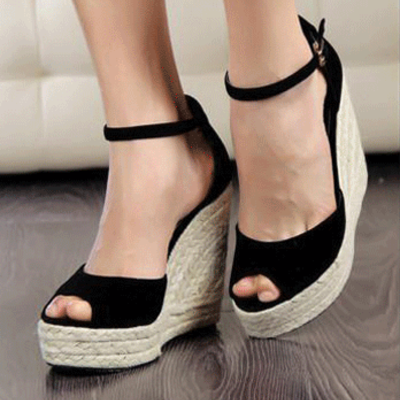 Elegant straw wedges