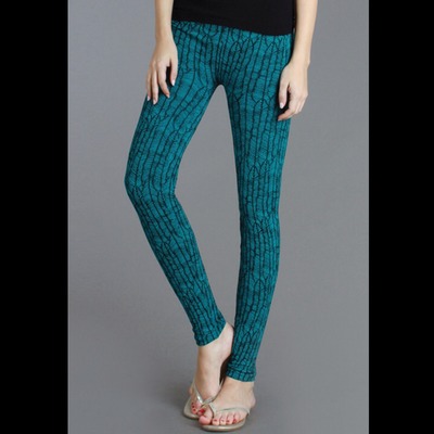 Thick feather printed leggings