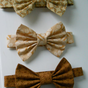 Men's-Teenager-Young Adult-Boys Brown and Gold Print Adjustable Bowtie. Great for photos, weddings, special occasions, every day wear.