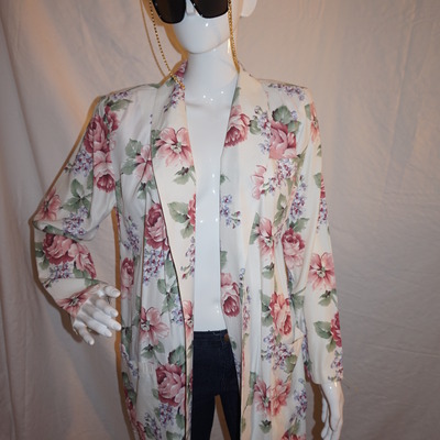 Vintage en focus white floral blazer throw size l