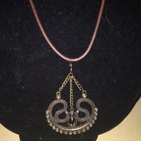 Dangling piece on long leather chain - Thumbnail 1