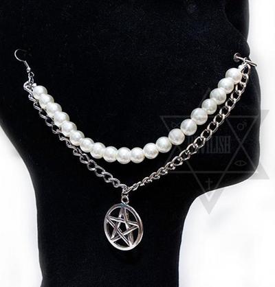 Witchy pearl nose chain