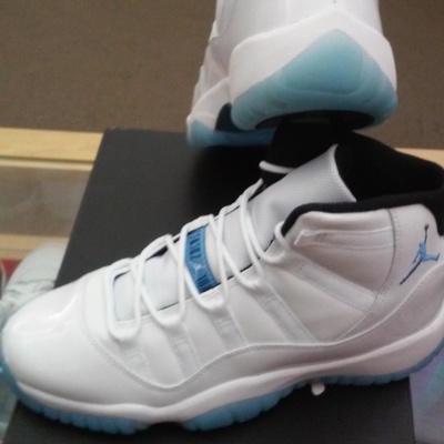 Air jordan retro 11 legend blue