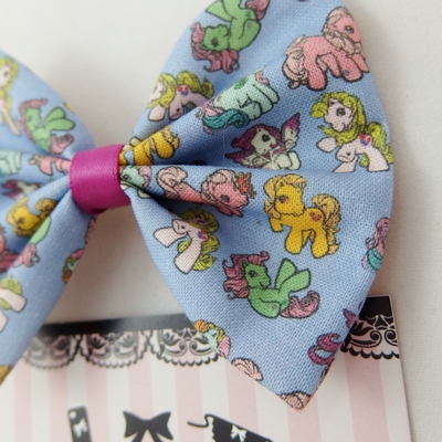 My little pony retro print pastel fabric hair bow -- 90s hair bow - Thumbnail 5