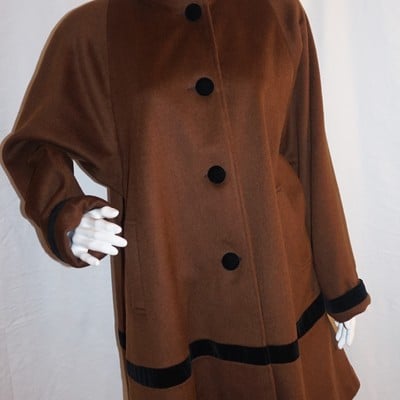 Vintage projections brown trench coat, size 1x-2x