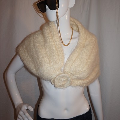 Vintage cream neck piece, size s