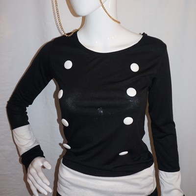 Vintage black & white button top size m 