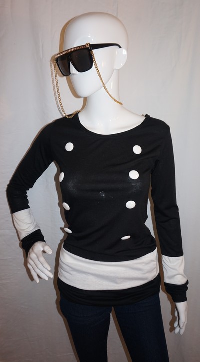 Vintage black & white button top size m 