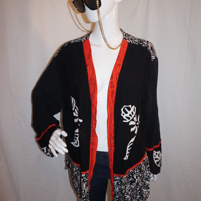 Vintage black, white & red throw size xl