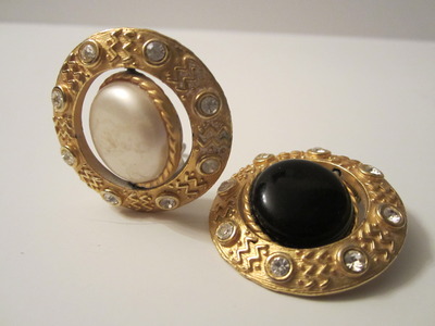 Archive interchangeable onyx and pearl vagabond medallion earrings