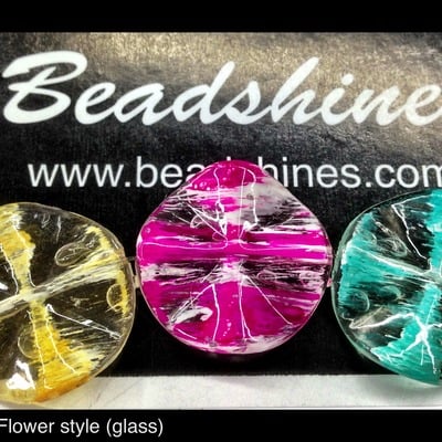 Glass flower shape bead (100 pcs) 25mm