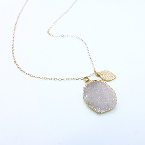 Druzy Leaf Charm Necklace - Thumbnail 1