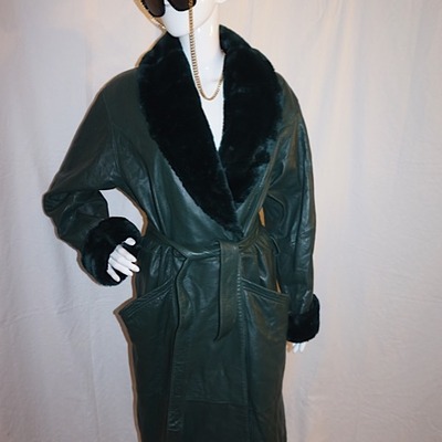 Vintage laura winston green leather trenchcoat, l