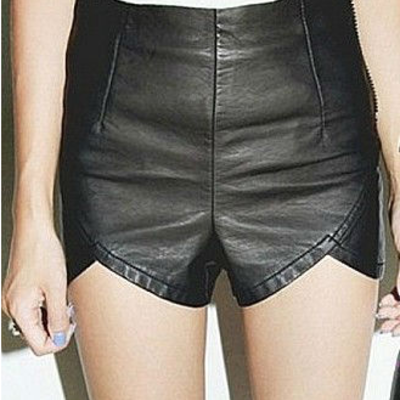 Black leather high waist short