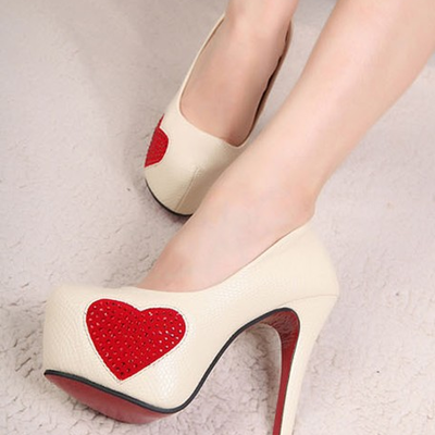 Cute heart shape platform pumps