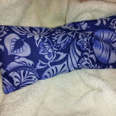 Lavender flaxseed eye pillow in navy blue - Thumbnail 2