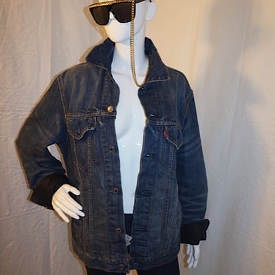 Vintage levi dark jean jacket, size  l