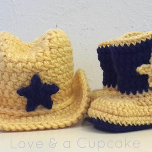 Crocheted Cowboy Set, Cowboy Hat and Boots. Sizes Newborn to 12 months, You choose size and color/s