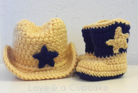 Crocheted Cowboy Set, Cowboy Hat and Boots. Sizes Newborn to 12 months, You choose size and color/s