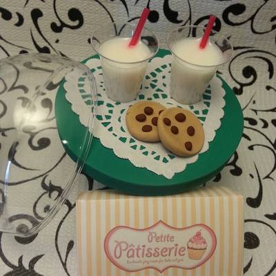 Milk and cookies set