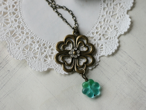 lucky clover necklace