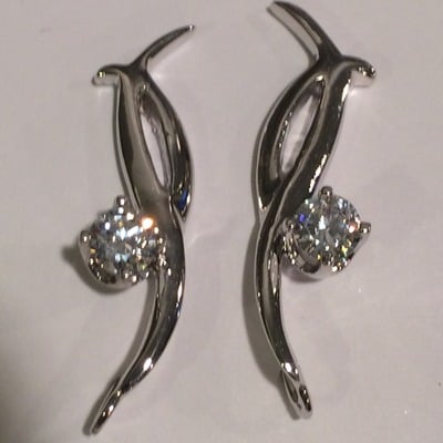 Single cz top double curve