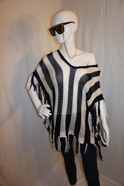 Vintage mechant black/white throw over, size m-l