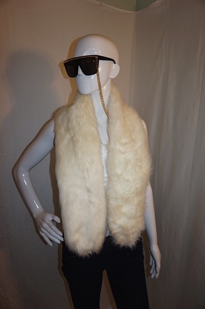 Vintage white faux fur collar