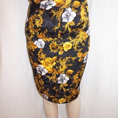 Vintage  black/gold floral skirt, size xl 