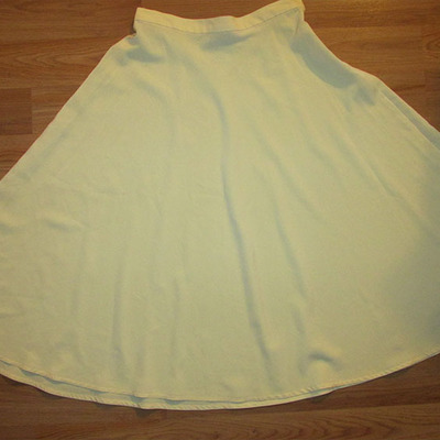 Pastel yellow flare skirt (petite)