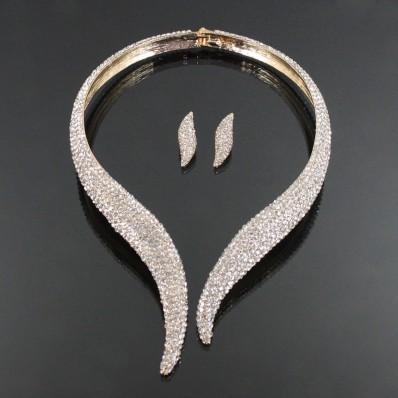 Onika Choker Necklace set