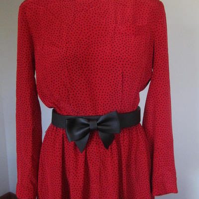 Lady in red  - Thumbnail 4