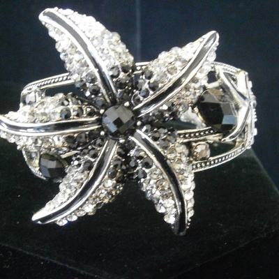 Shades of gray black lily bracelet antique silver rhinestones hinged oval cuff style free shipping