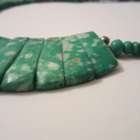 NEW Garden Green Speckled Tribal Necklace. Imported - Thumbnail 4