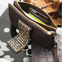 Rivet Clutch - Thumbnail 2