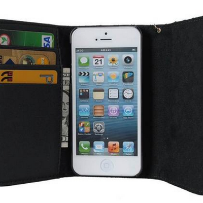 Black quilted wristlet for iphone 5