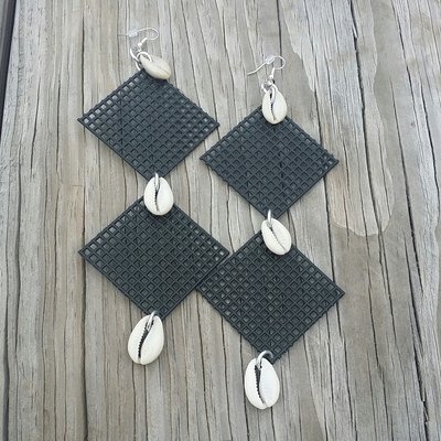 Cowrie trinity earrings - Thumbnail 5